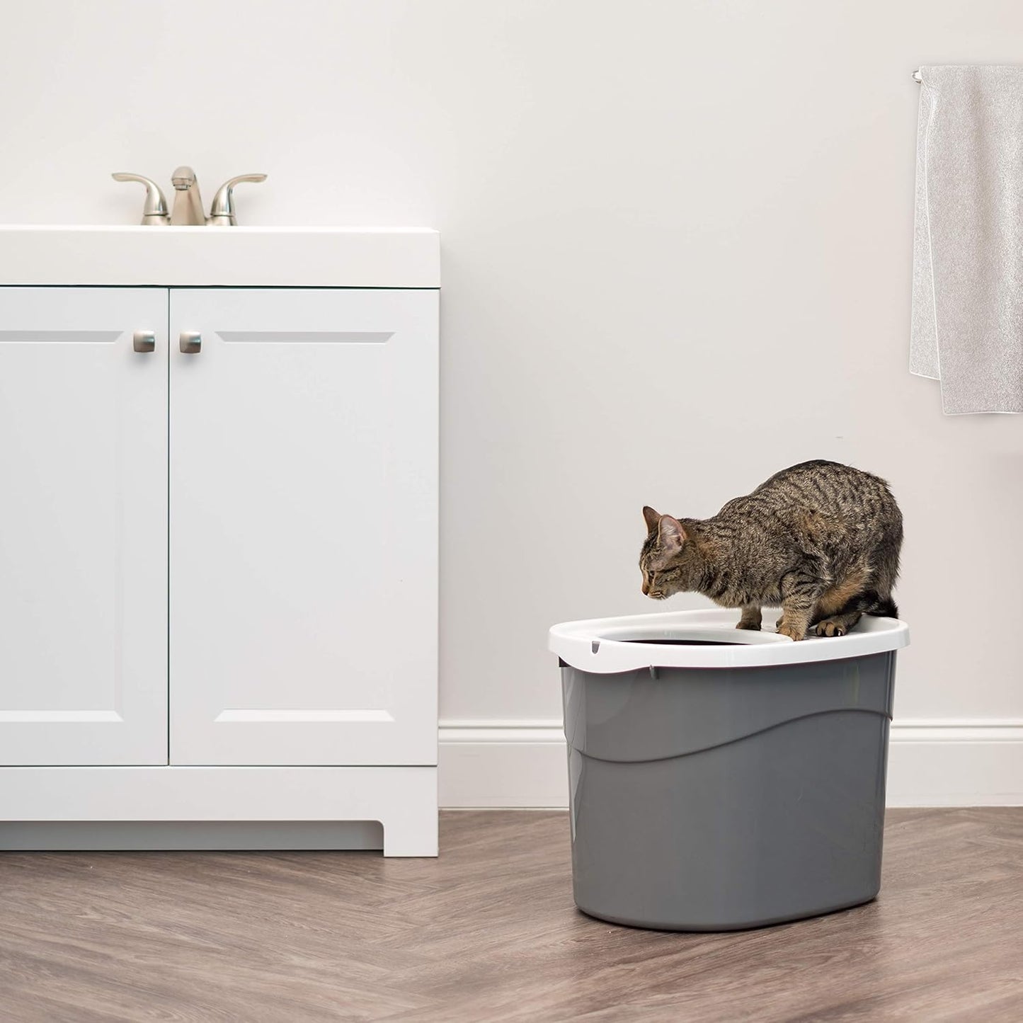 Top Entry Cat Litter Box, Large Enclosed with Litter Catching Lid and Scoop, Dog Proof
