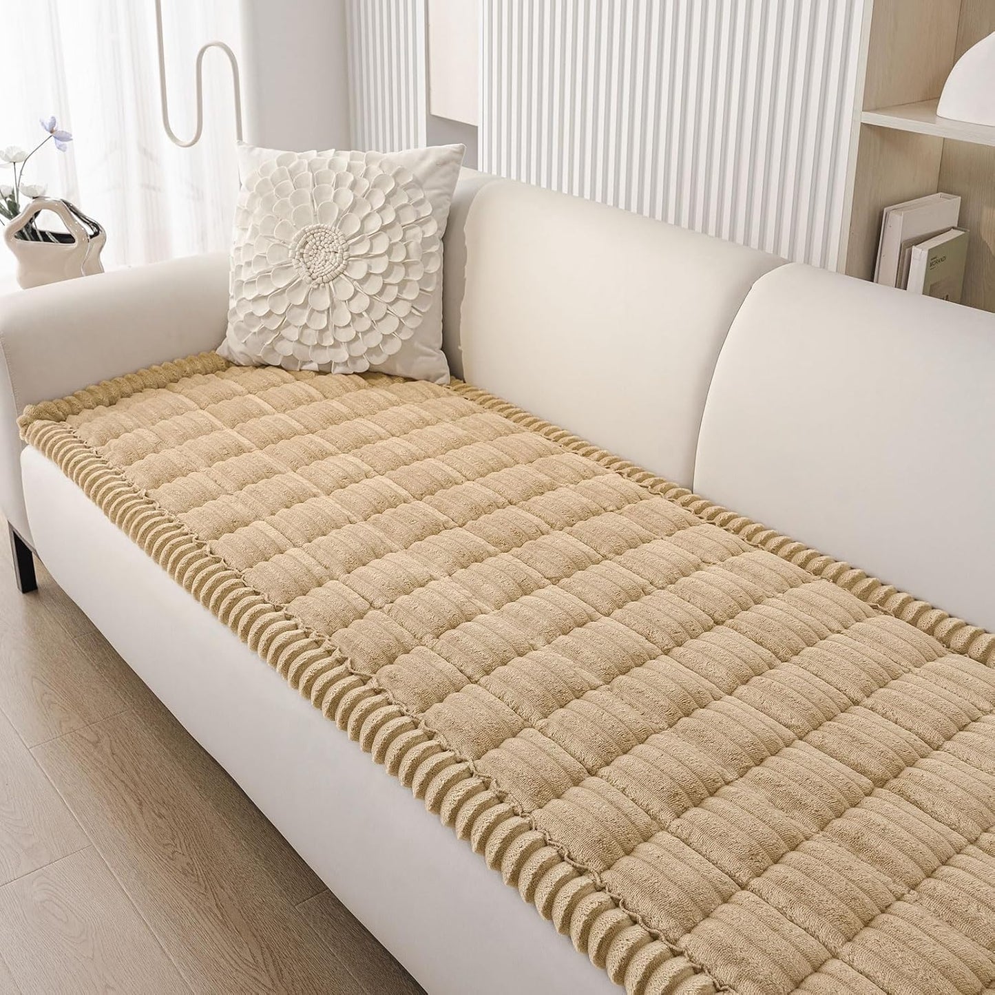 Couch Cover for Dogs Washable, Non Slip Fuzzy Pet Couch Covers for 3 Cushion Sofa Pet Friendly