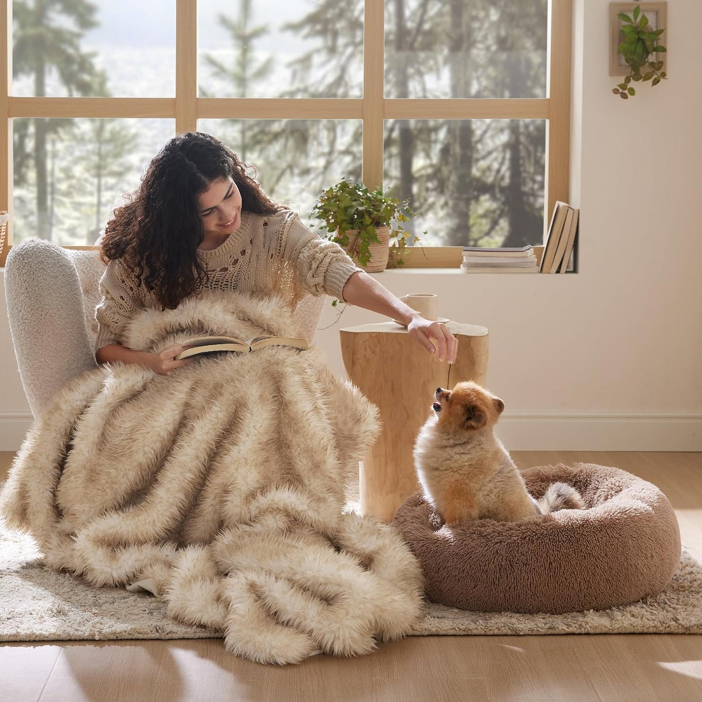 Calming Cat Beds for Indoor Cats Dogs Washable Anti-Slip Round Fluffy Plush Faux Fur Pet Bed